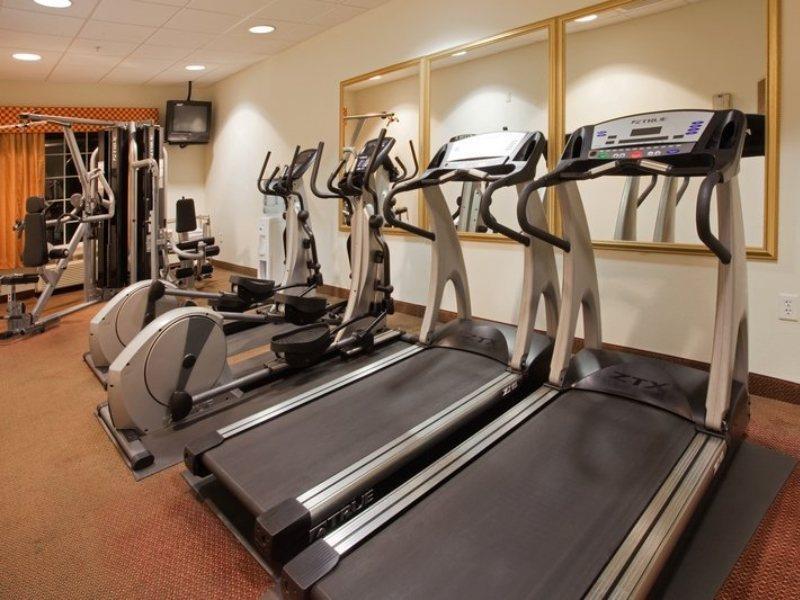 Country Inn & Suites By Radisson, Rj Stadium - Tampa Airport East photo